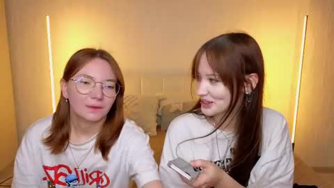 Snapshot of _reverse_gang_ chatting on June 24, 2:43 am LISSAPVT IS OPEN online show from June 24, 2:43 am