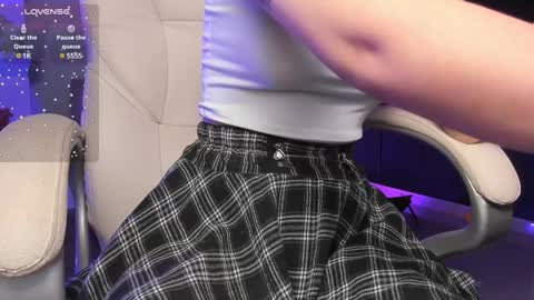   online show from January 28, 12:00 pm