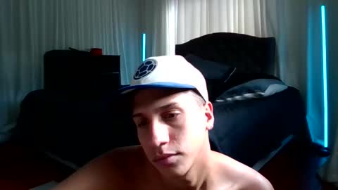 sair online show from October 26, 8:04 pm