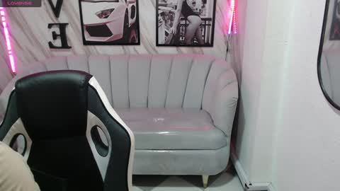 Snapshot of _samantha_b chatting on December 28, 12:35 pm Samantha online show from December 28, 12:35 pm