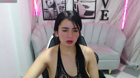 Snapshot of _samantha_b chatting on January 3, 3:44 pm Samantha online show from January 3, 3:44 pm