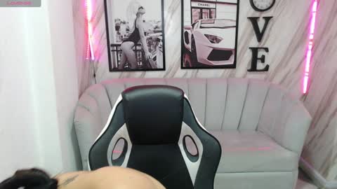 Snapshot of _samantha_b chatting on January 8, 6:52 pm Samantha online show from January 8, 6:52 pm