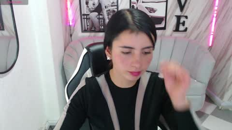 Snapshot of _samantha_b chatting on February 4, 7:00 pm Samantha online show from February 4, 7:00 pm