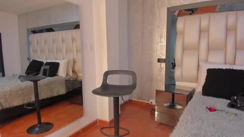 Sara online show from March 10, 5:50 pm