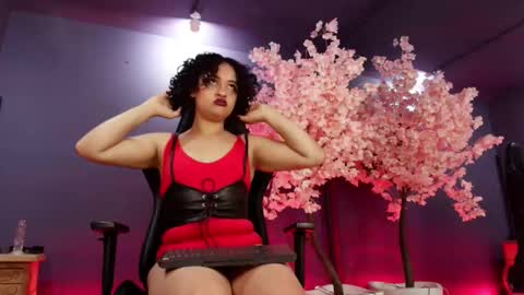 Snapshot of _sarahrose chatting on November 10, 11:42 am Sara online show from November 10, 11:42 am