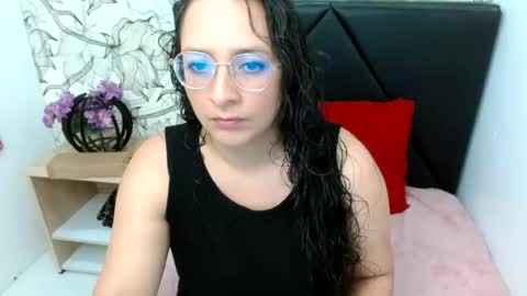 Snapshot of _saraximena_ chatting on June 22, 3:42 pm _saraximena_ online show from June 22, 3:42 pm