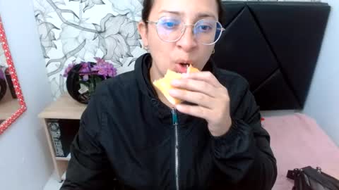 Snapshot of _saraximena_ chatting on July 16, 7:14 am _saraximena_ online show from July 16, 7:14 am