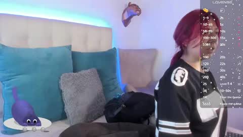 Snapshot of _sasha_miller_ chatting on May 23, 11:47 am Sasha online show from May 23, 11:47 am