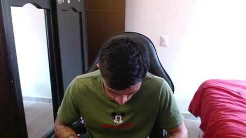 Snapshot of _schnnneider_ chatting on October 14, 6:20 pm SCHNEIDER online show from October 14, 6:20 pm