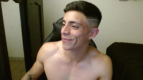 Snapshot of _schnnneider_ chatting on October 29, 4:26 am SCHNEIDER online show from October 29, 4:26 am