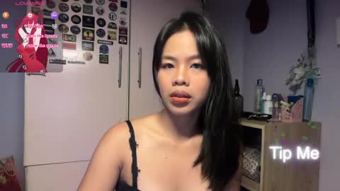 Snapshot of _schorphoezz chatting on April 22, 7:44 am Jd online show from April 22, 7:44 am