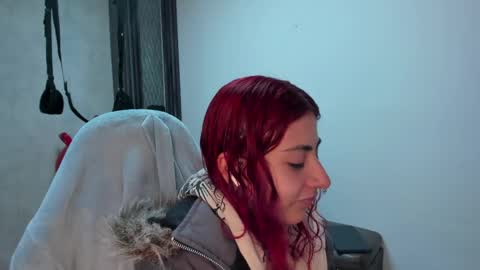 Snapshot of _selene_red chatting on April 23, 1:51 am Selene online show from April 23, 1:51 am