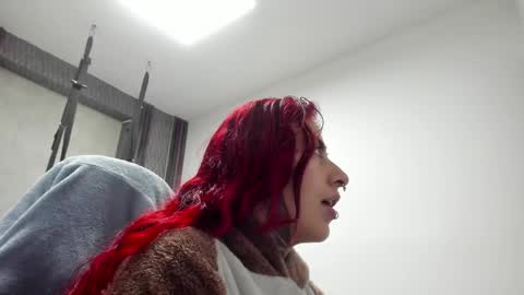 Snapshot of _selene_red chatting on April 28, 1:26 am Selene online show from April 28, 1:26 am