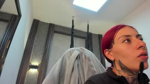Snapshot of _selene_red chatting on May 27, 1:35 am Selene online show from May 27, 1:35 am