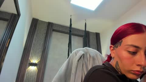 Snapshot of _selene_red chatting on May 27, 1:57 am Selene online show from May 27, 1:57 am