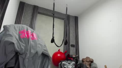 Snapshot of _selene_red chatting on May 28, 2:09 am Selene online show from May 28, 2:09 am