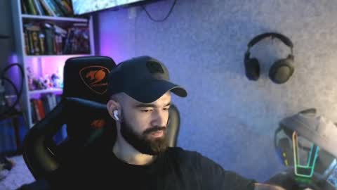 Ask me online show from April 5, 8:39 pm