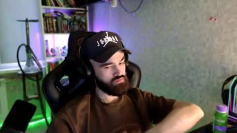 Snapshot of _serious_man chatting on July 23, 1:52 am Ask me online show from July 23, 1:52 am