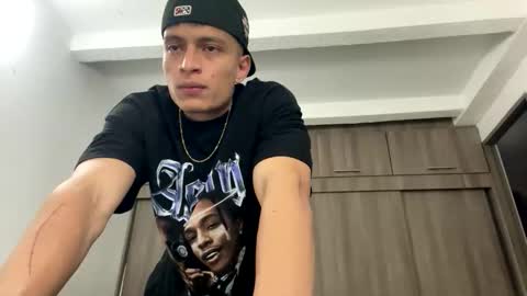 Juan Pablo-independent model online show from September 16, 2:23 am