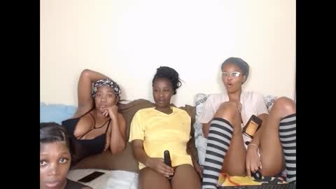 _sexylipss online show from April 7, 10:48 am