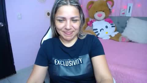 Snapshot of _sexyredhead_ chatting on November 11, 12:16 pm KATA online show from November 11, 12:16 pm