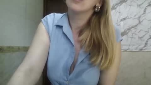 Snapshot of _sexyxsveta_ chatting on April 4, 5:06 am SexyXSveta online show from April 4, 5:06 am