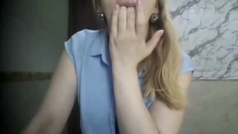 Snapshot of _sexyxsveta_ chatting on April 10, 6:18 am SexyXSveta online show from April 10, 6:18 am