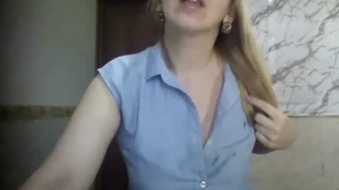 Snapshot of _sexyxsveta_ chatting on April 12, 5:23 am SexyXSveta online show from April 12, 5:23 am