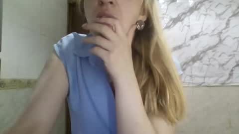 Snapshot of _sexyxsveta_ chatting on April 30, 4:30 am SexyXSveta online show from April 30, 4:30 am