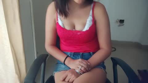 _shalini_0 online show from October 2, 2:07 am