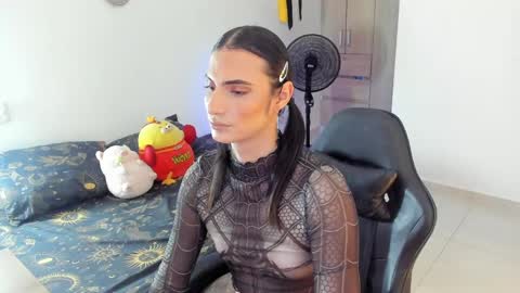 Snapshot of _shantallskinny_ chatting on May 17, 3:48 am Shantall online show from May 17, 3:48 am