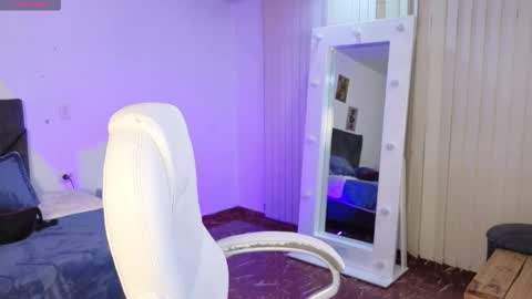 _sharlotte777 online show from March 12, 1:50 pm