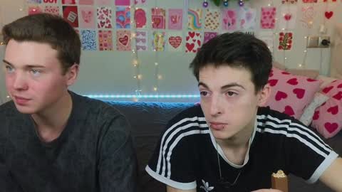 Snapshot of _side_by_you_ chatting on December 4, 11:30 am NATHANPVT IS OPEN online show from December 4, 11:30 am