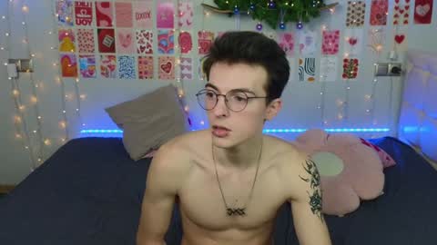 Snapshot of _side_by_you_ chatting on December 4, 2:37 pm NATHANPVT IS OPEN online show from December 4, 2:37 pm