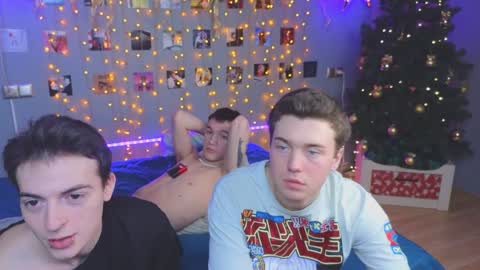 Snapshot of _side_by_you_ chatting on December 11, 11:08 am NATHANPVT IS OPEN online show from December 11, 11:08 am