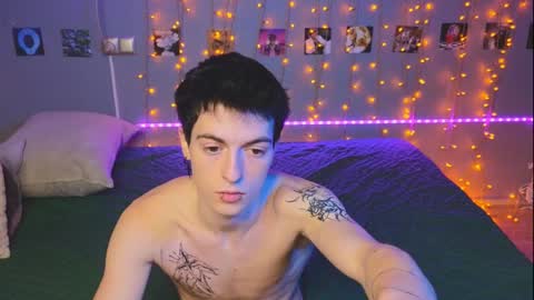 Snapshot of _side_by_you_ chatting on December 17, 5:58 pm NATHANPVT IS OPEN online show from December 17, 5:58 pm