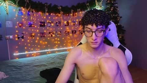 Snapshot of _side_by_you_ chatting on January 5, 9:15 am NATHANPVT IS OPEN online show from January 5, 9:15 am