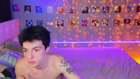 Snapshot of _side_by_you_ chatting on January 8, 11:10 am NATHANPVT IS OPEN online show from January 8, 11:10 am