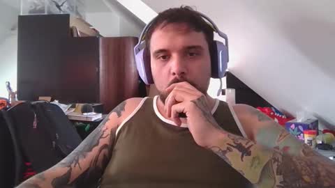 _smiley_bear27 online show from October 6, 4:32 am