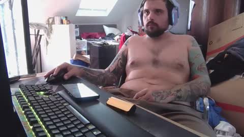 _smiley_bear27 online show from December 23, 6:11 am