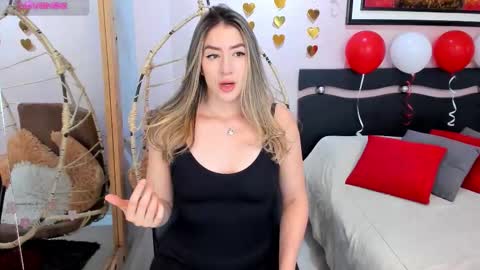 Snapshot of _sofia_cruz chatting on February 14, 6:37 pm 640 200 online show from February 14, 6:37 pm