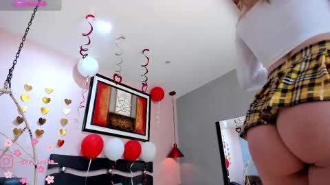 Snapshot of _sofia_cruz chatting on February 15, 5:42 pm 640 200 online show from February 15, 5:42 pm