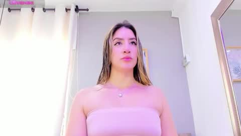 Snapshot of _sofia_cruz chatting on February 27, 5:57 pm 640 200 online show from February 27, 5:57 pm