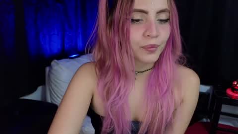 Snapshot of _sofiapink chatting on January 9, 2:43 am Sofia online show from January 9, 2:43 am