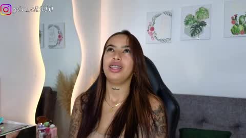 Snapshot of _sophiebrown__ chatting on January 11, 12:01 am Andrea The Next Stream Wednesday online show from January 11, 12:01 am