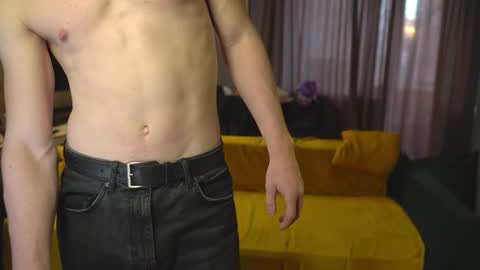 OLIVERpvt is open online show from October 22, 12:05 pm