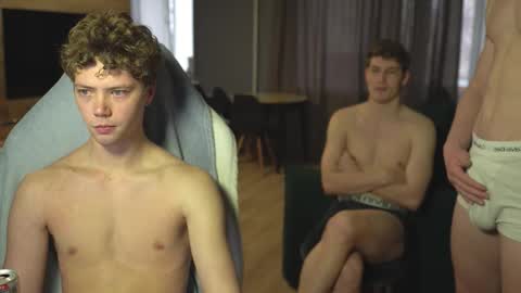 OLIVERpvt is open online show from October 29, 4:48 am