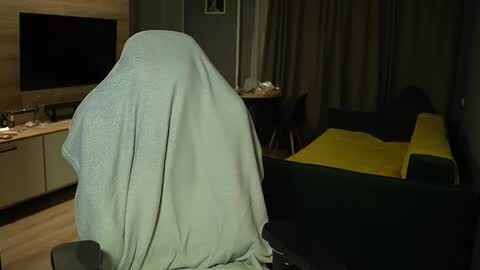 OLIVERpvt is open online show from February 18, 5:09 pm