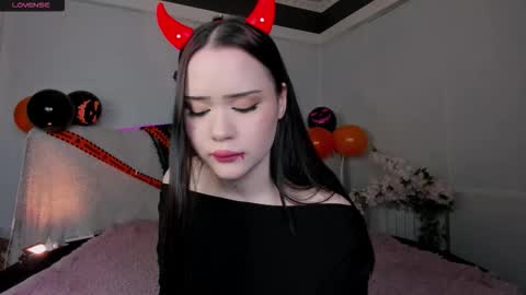 Snapshot of _spicygirl chatting on October 31, 9:05 pm Brittany online show from October 31, 9:05 pm