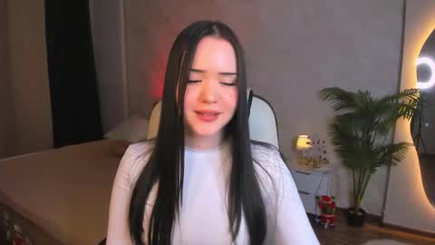 Snapshot of _spicygirl chatting on January 8, 9:50 pm Brittany online show from January 8, 9:50 pm